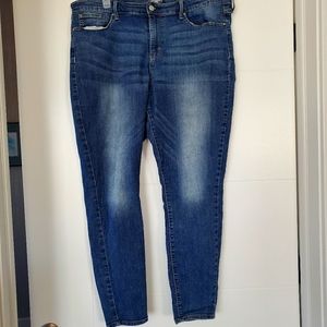 Levi Gold Label Skinny Jean 18M